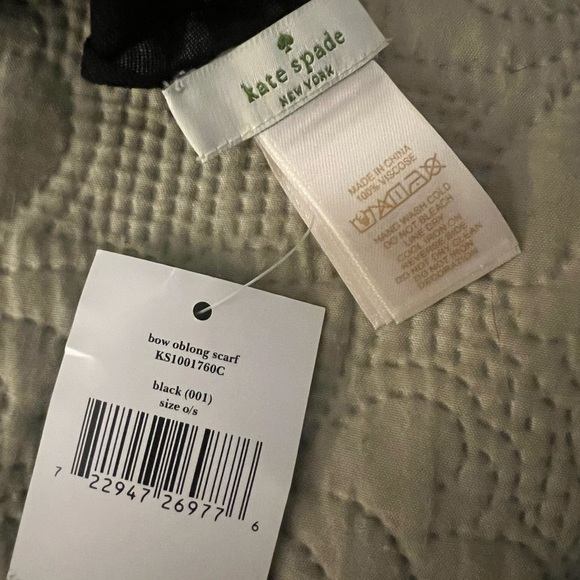 NWT Kate Spade Black White Iconic Bow Print Oblong Scarf - Picture 8 of 10